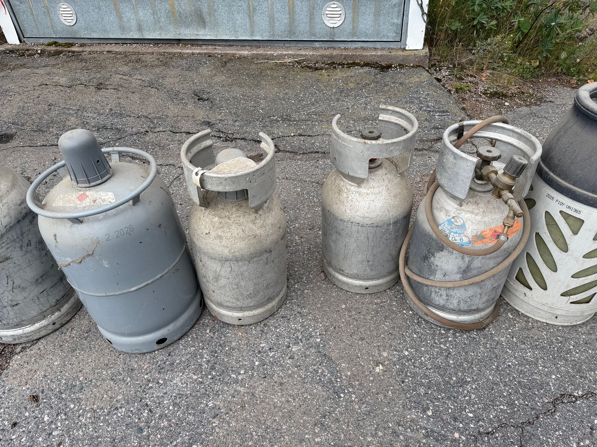 Image 3/6