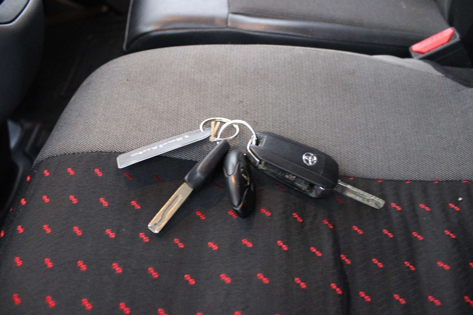Image 30/37