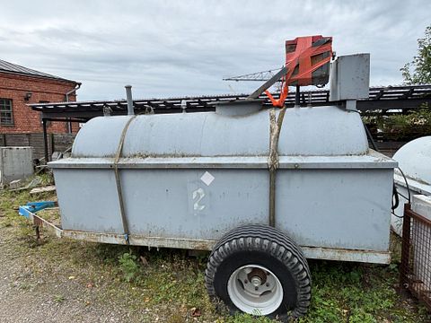 Image 2/8