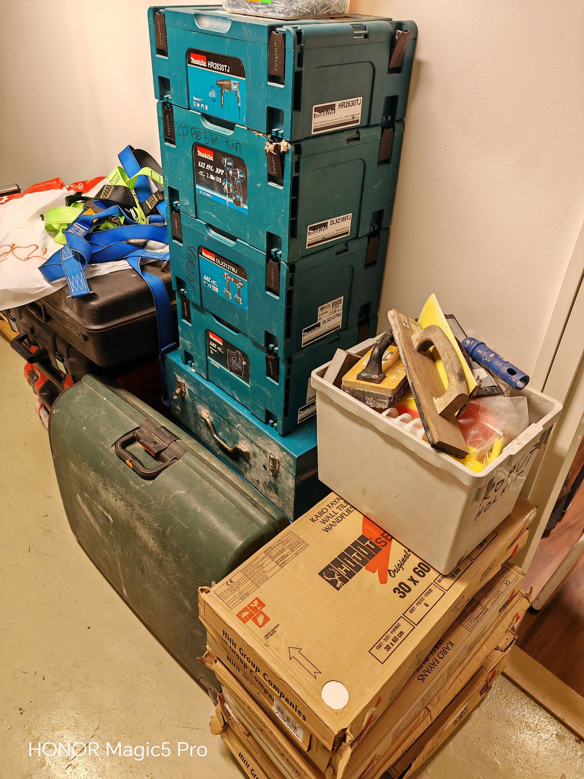 Image 4/206