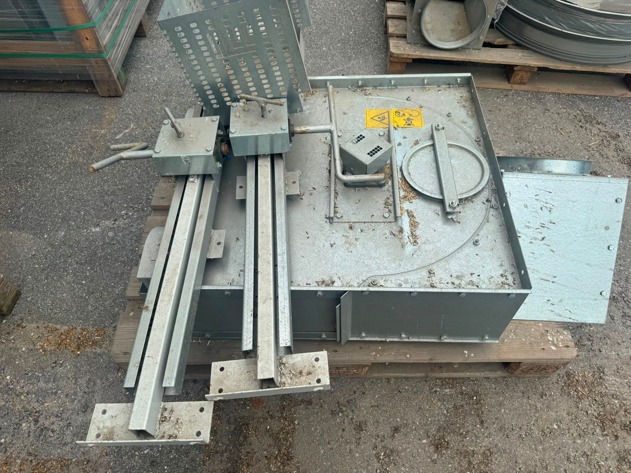 Image 4/6