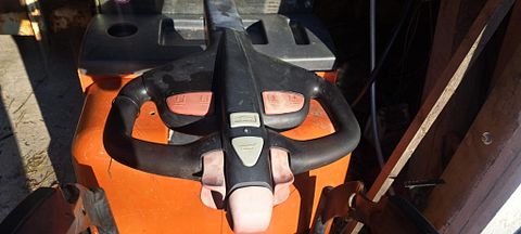 Image 7/10