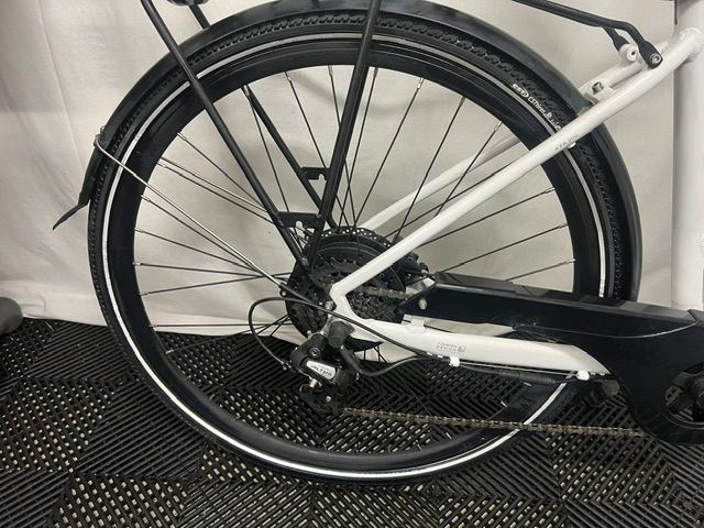 Image 6/10