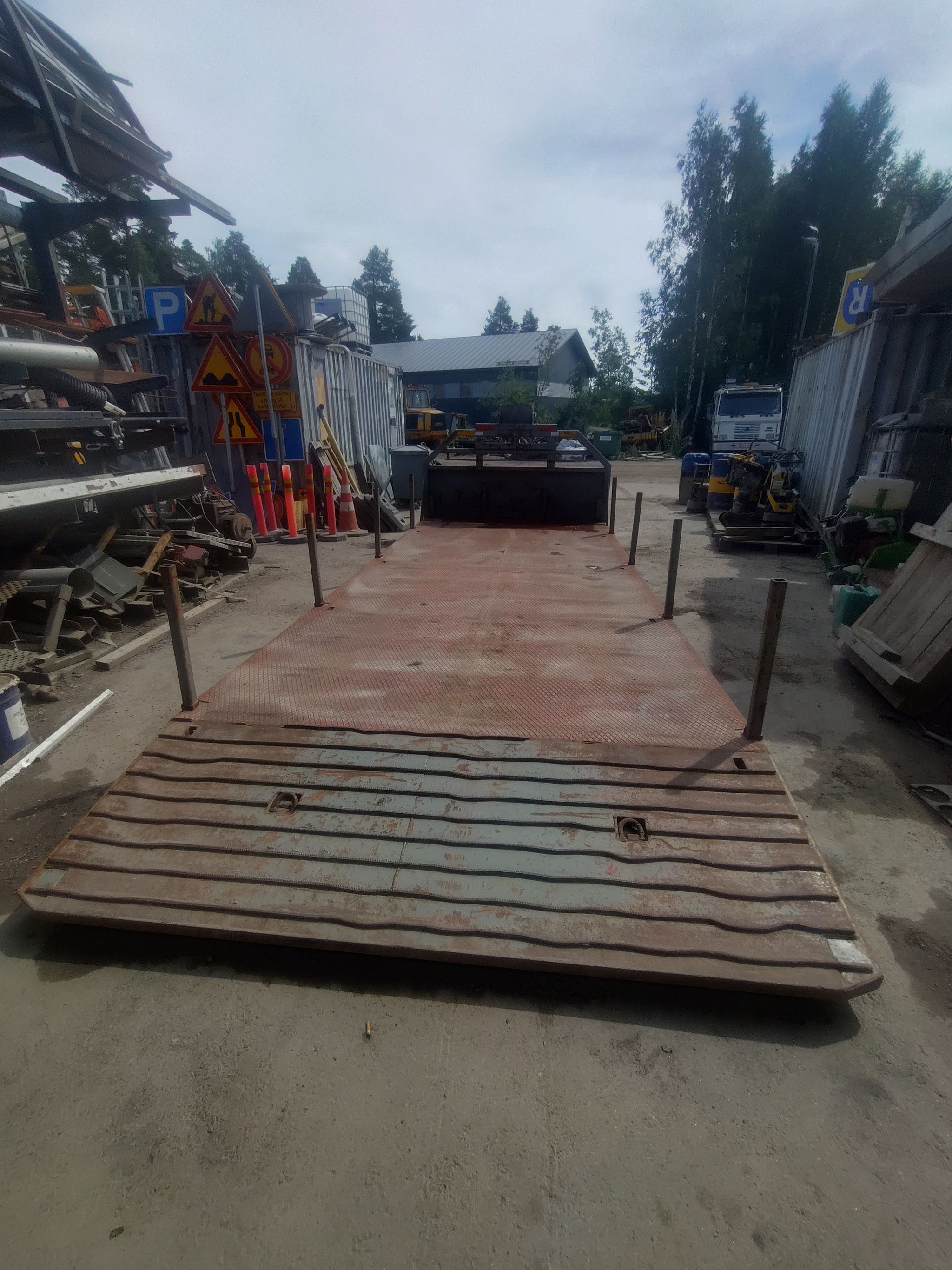 Image 8/18