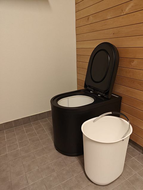 Image 2/7