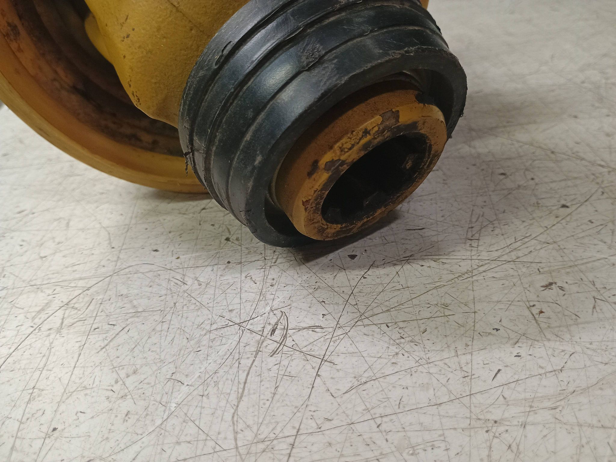 Image 2/6