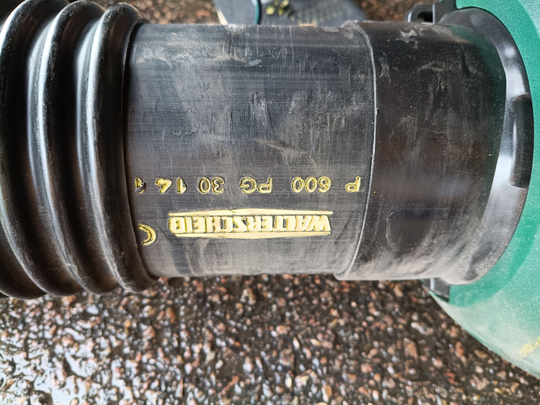 Image 2/6