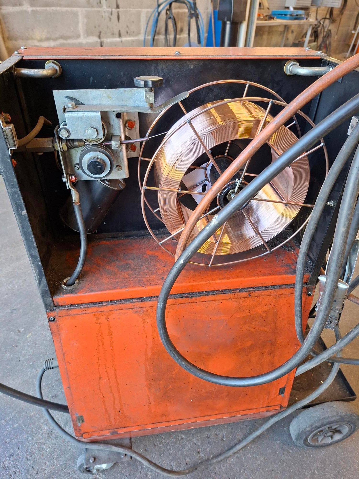 Image 6/9