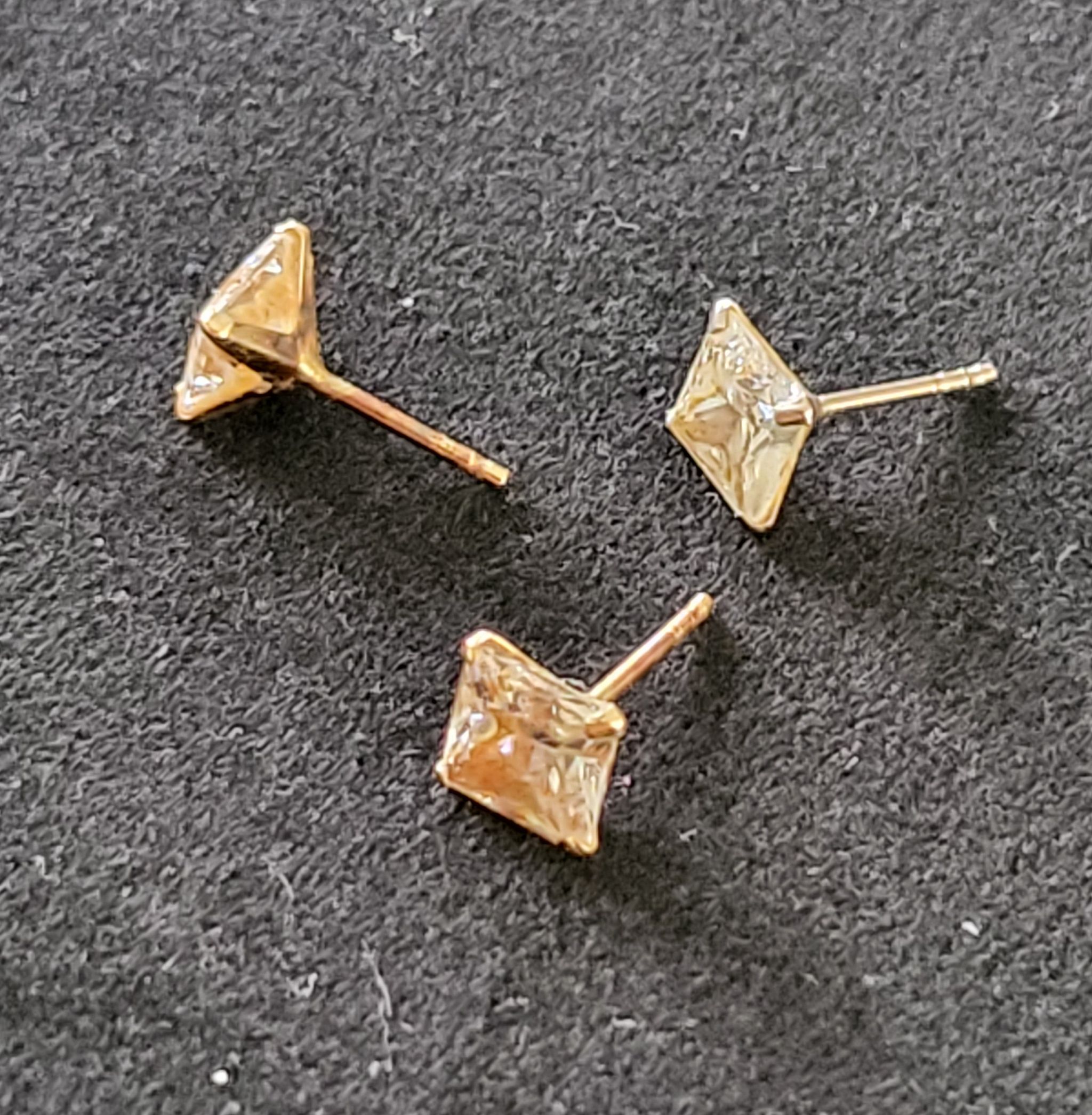 Image 2/8