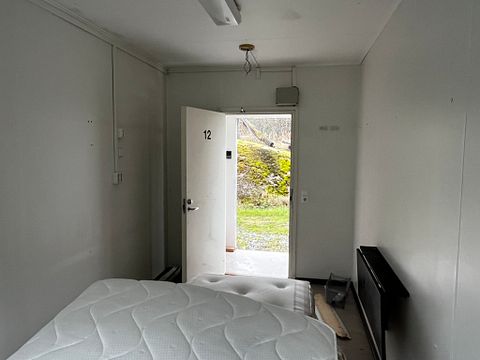 Image 10/10