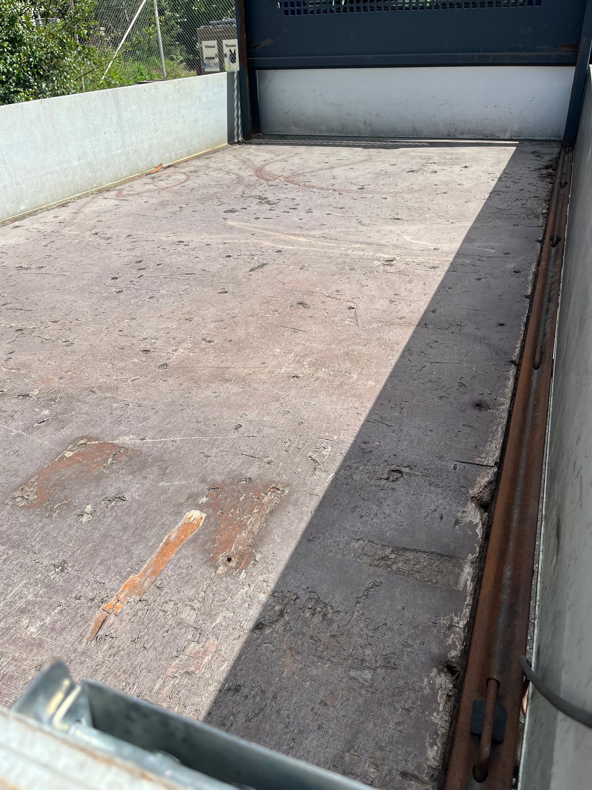 Image 8/18