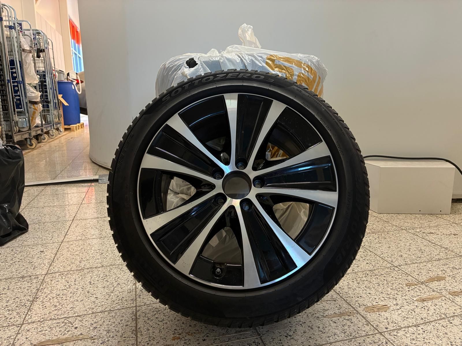 Image 1/3