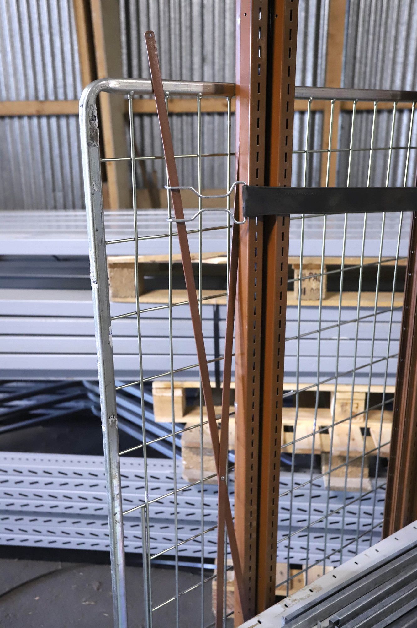 Image 8/12