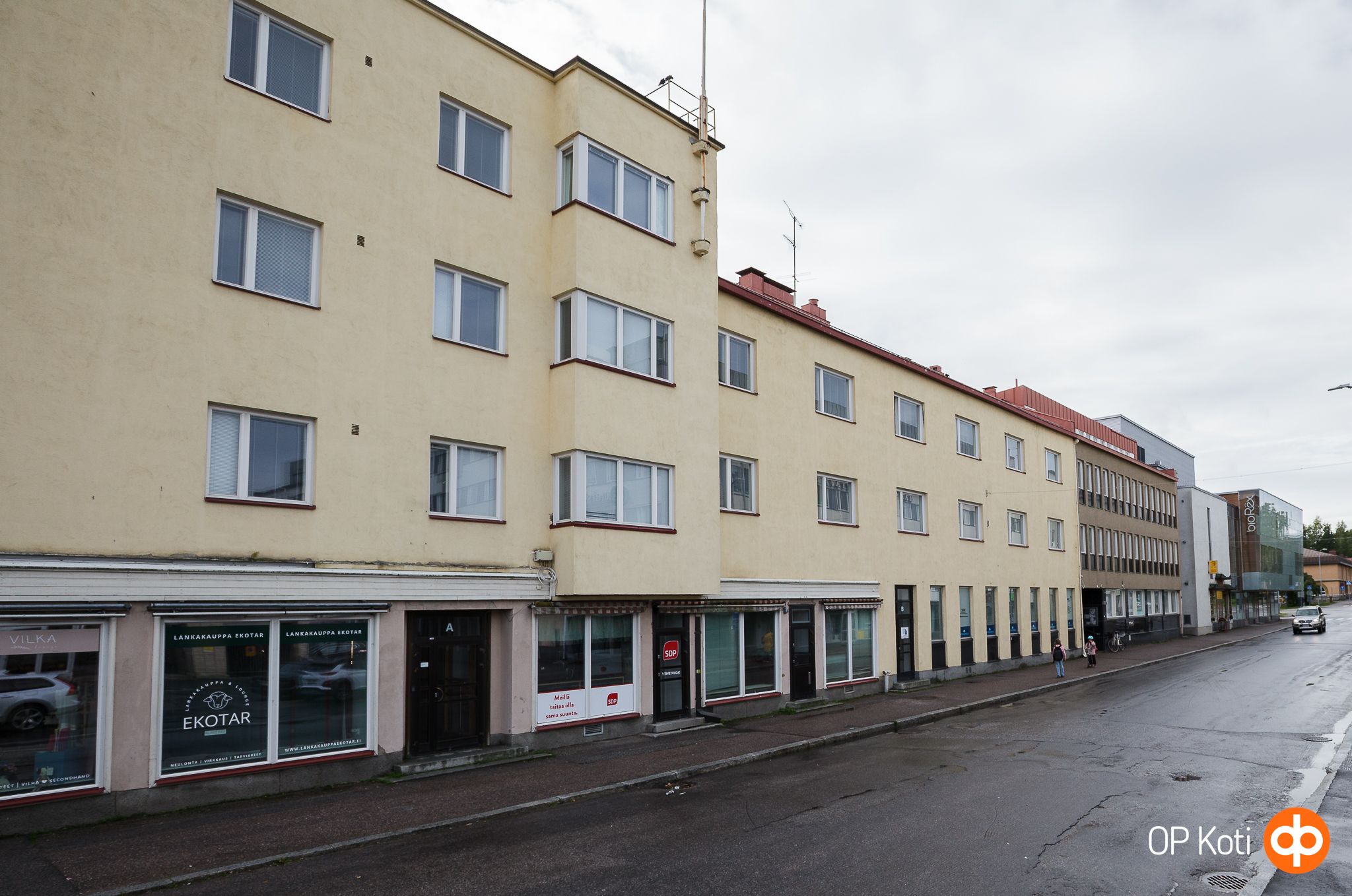 Image 2/6
