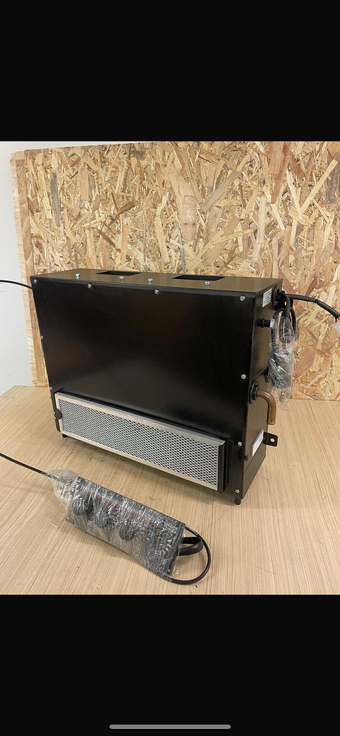 Image 1/3