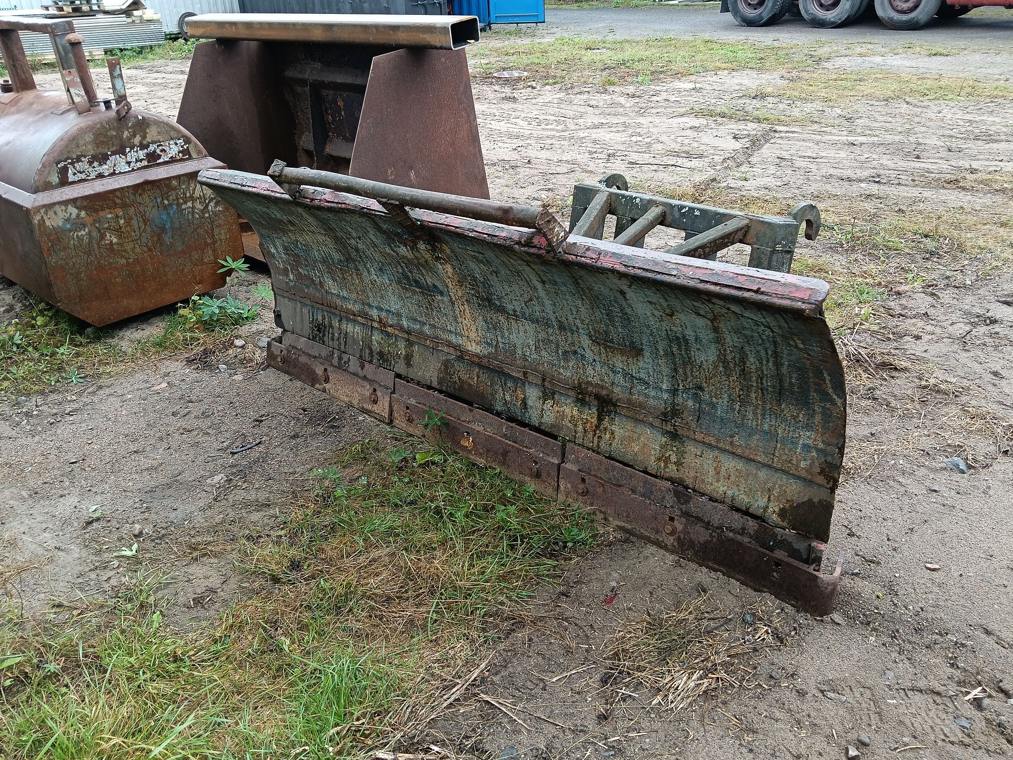Image 6/8
