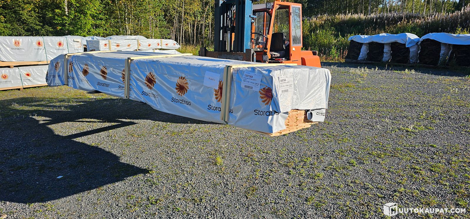 n.130m2 927jm Ulkovuoripaneeli 23X145 UYM Puuvalmis