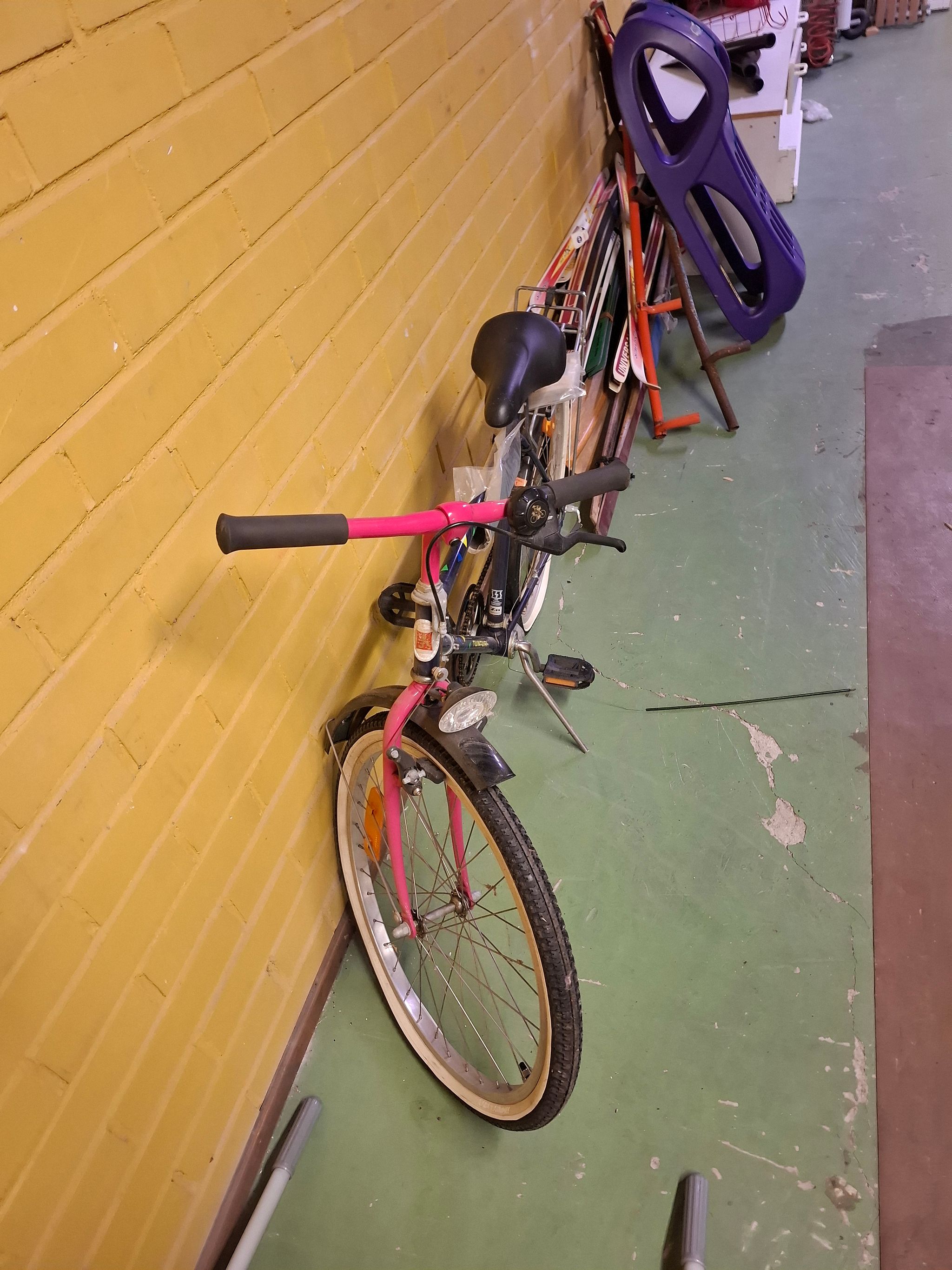 Image 6/10