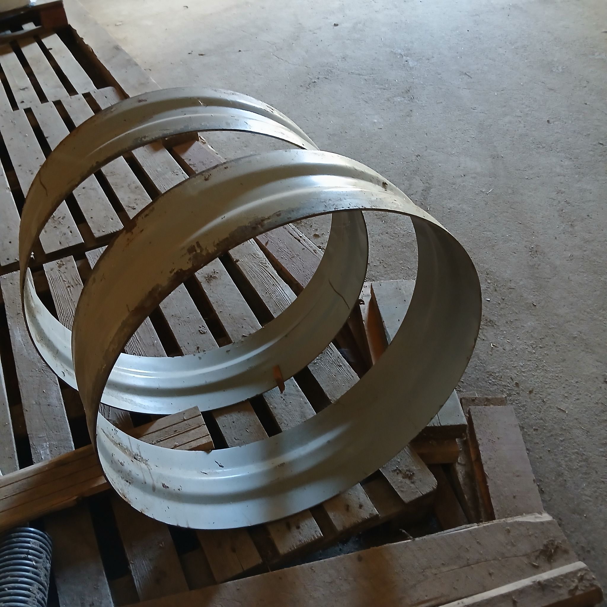 Image 1/2