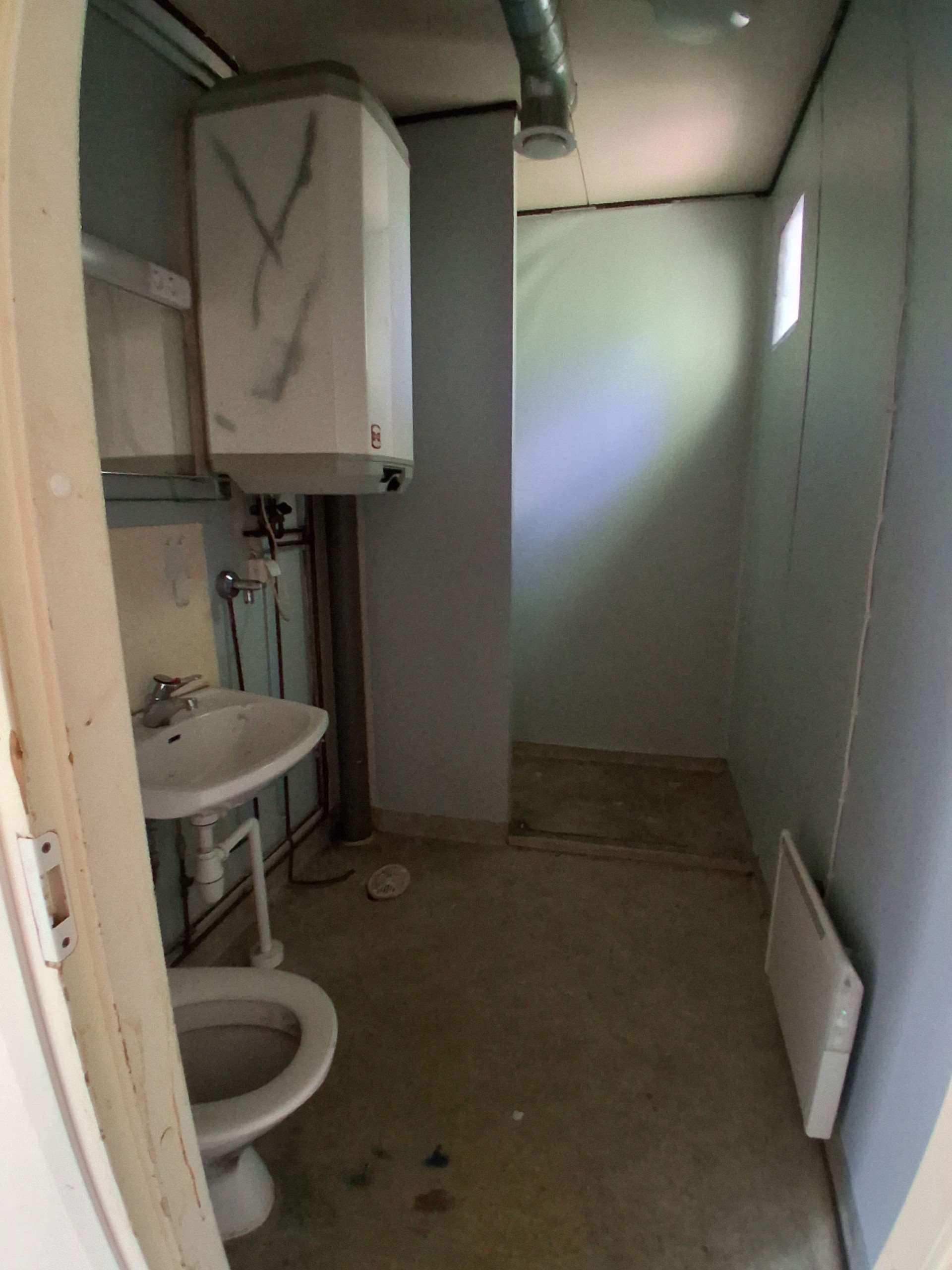 Image 6/6