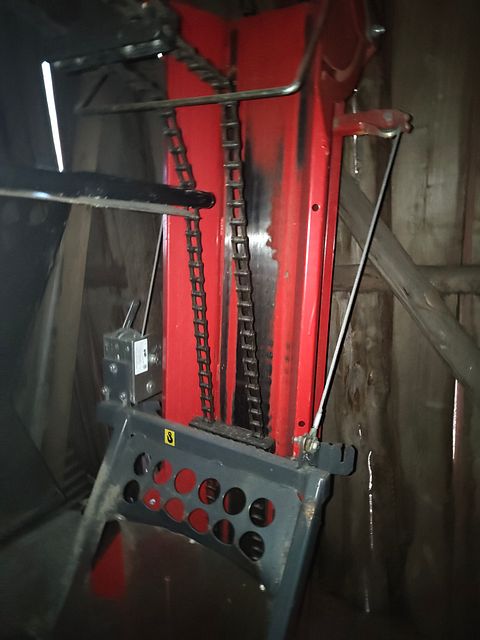 Image 9/10