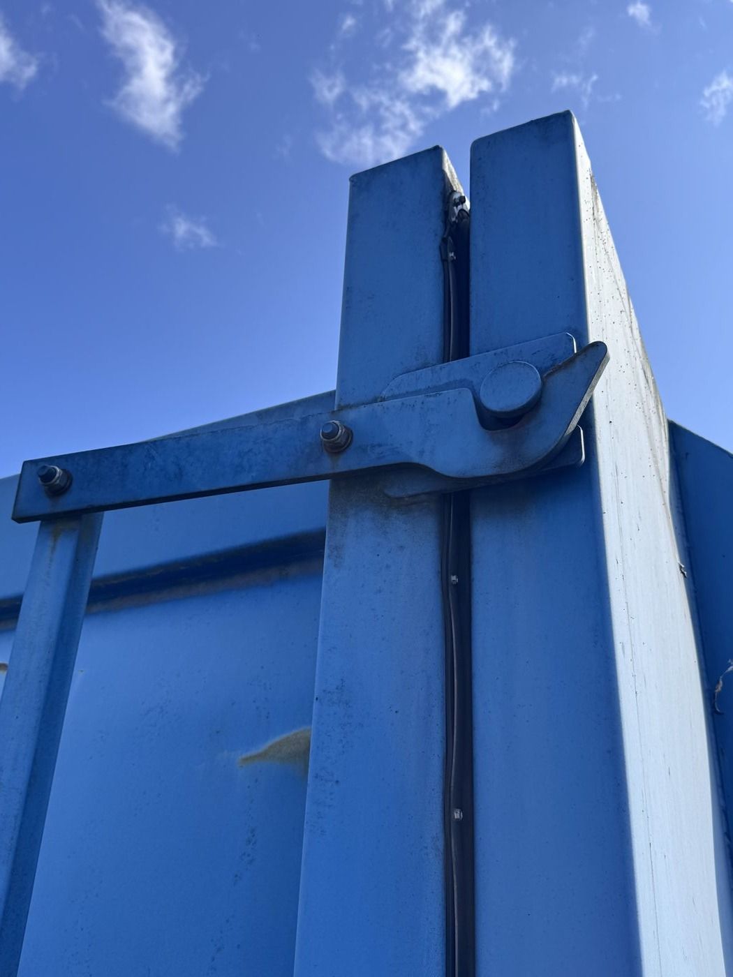Image 6/10