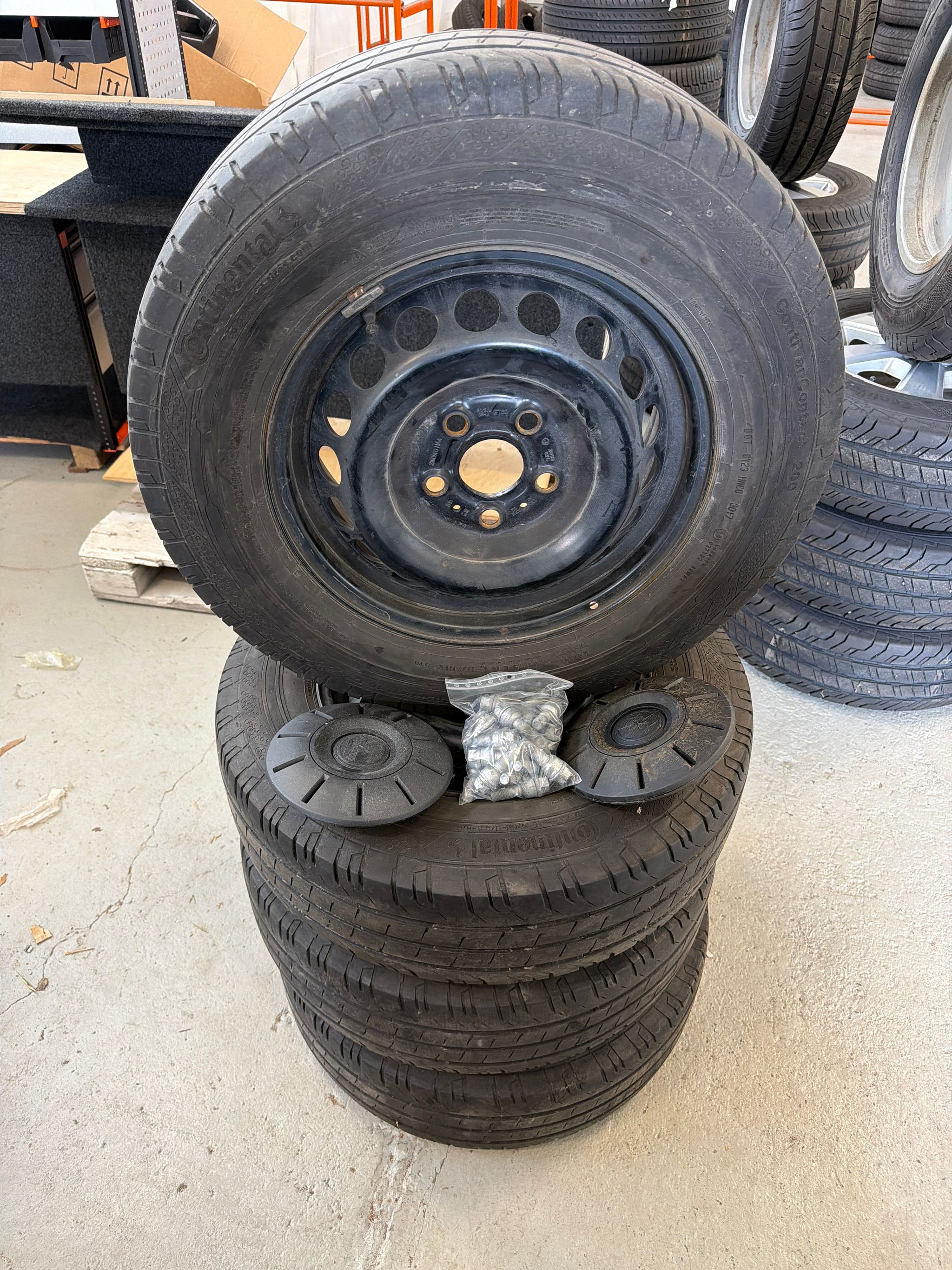 Image 1/3