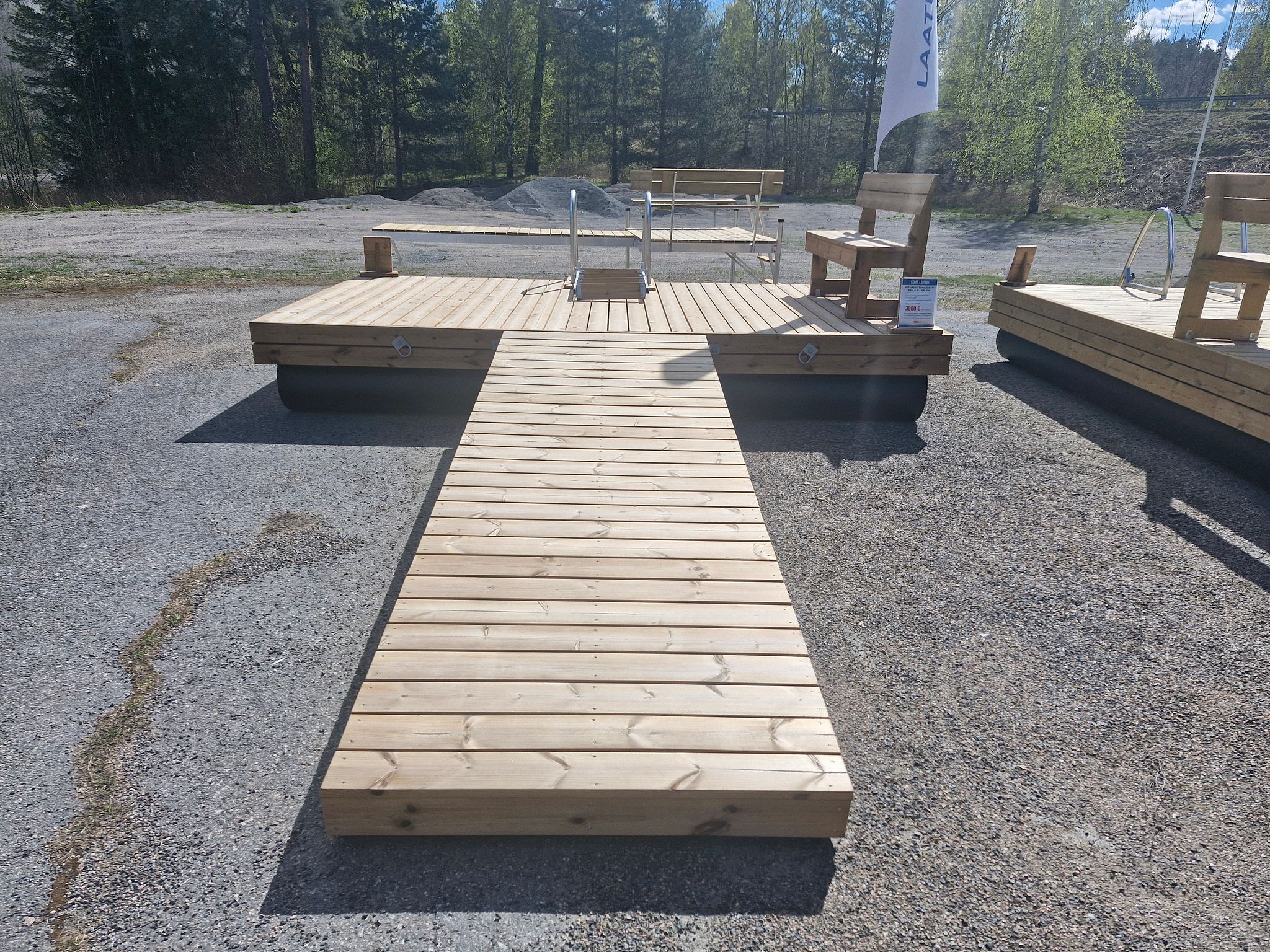 Image 3/4