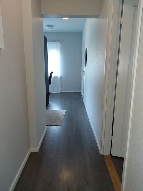 Image 2/12