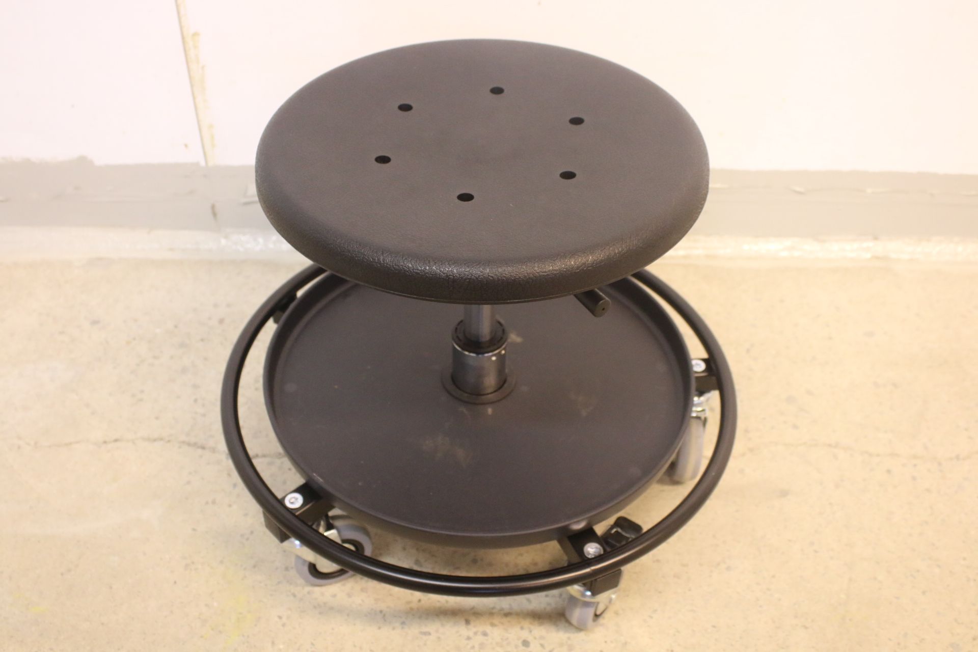 Image 4/10