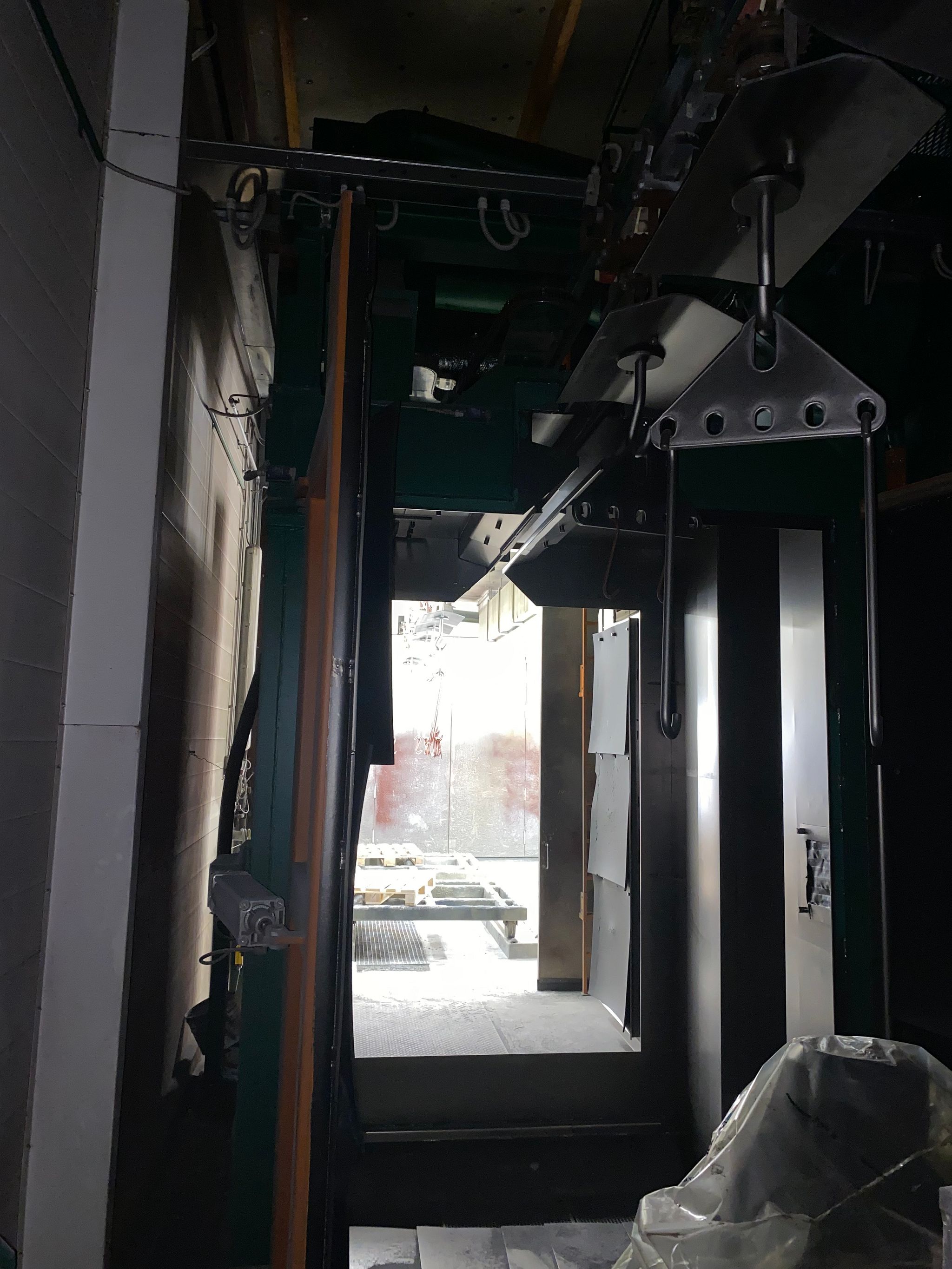Image 6/6