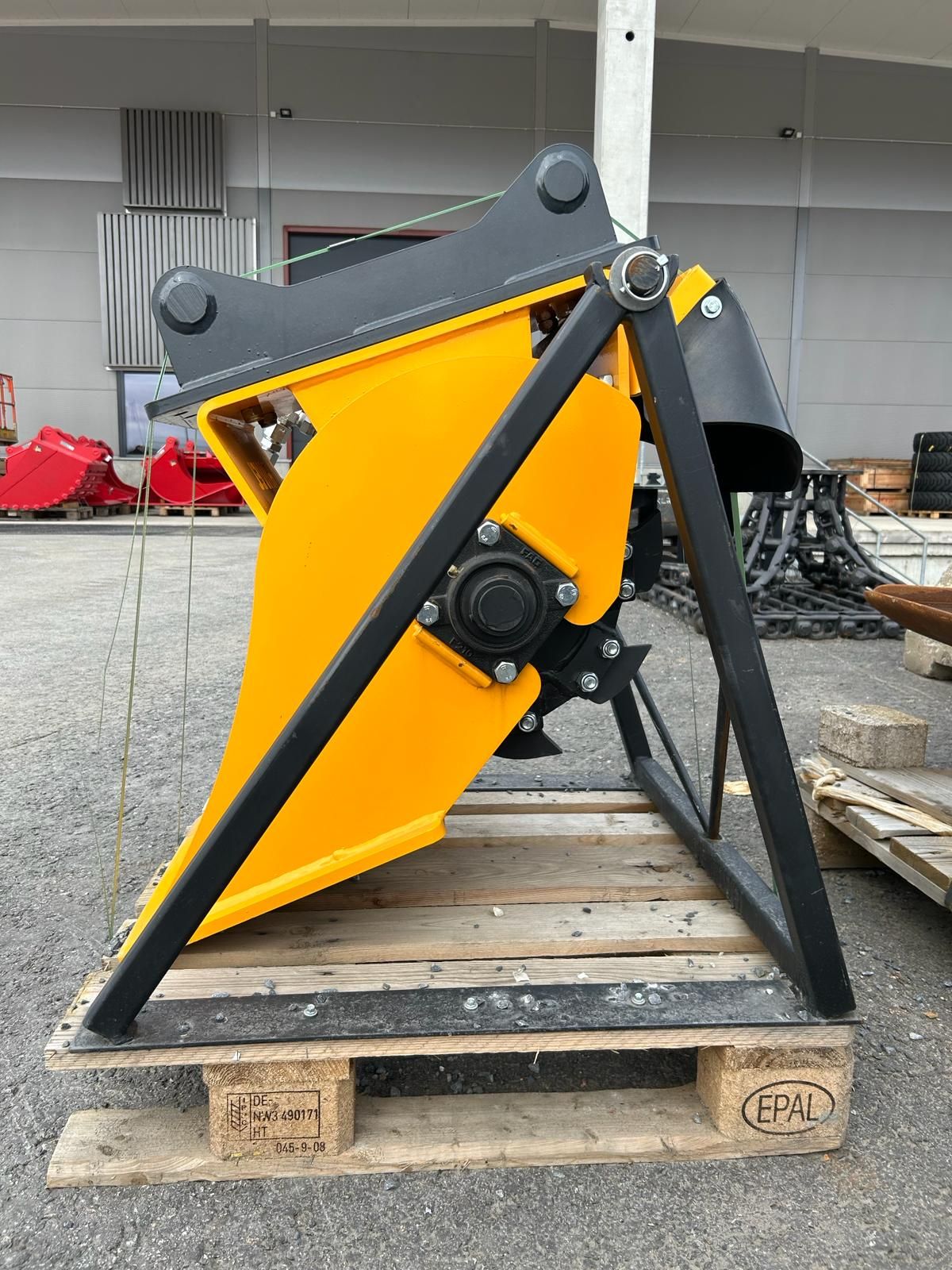 Image 4/5