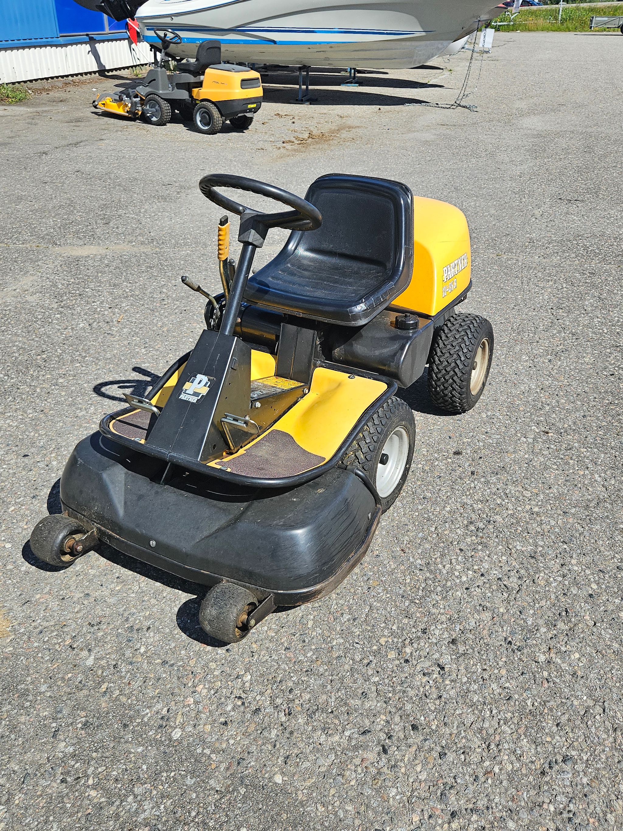 Image 3/8