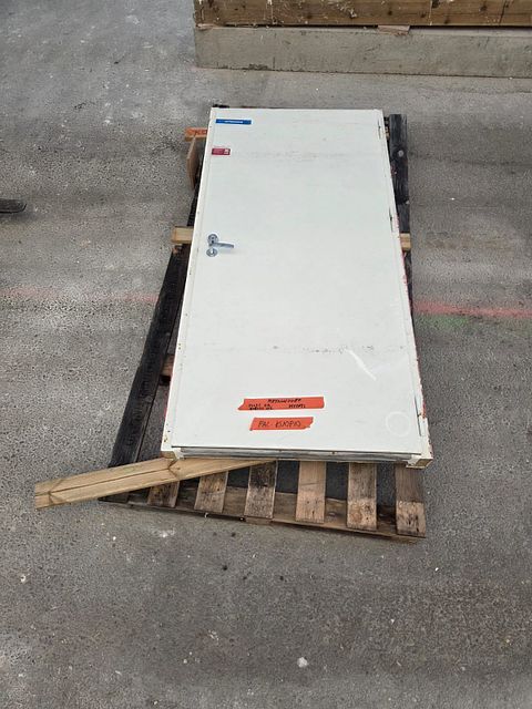 Image 1/1