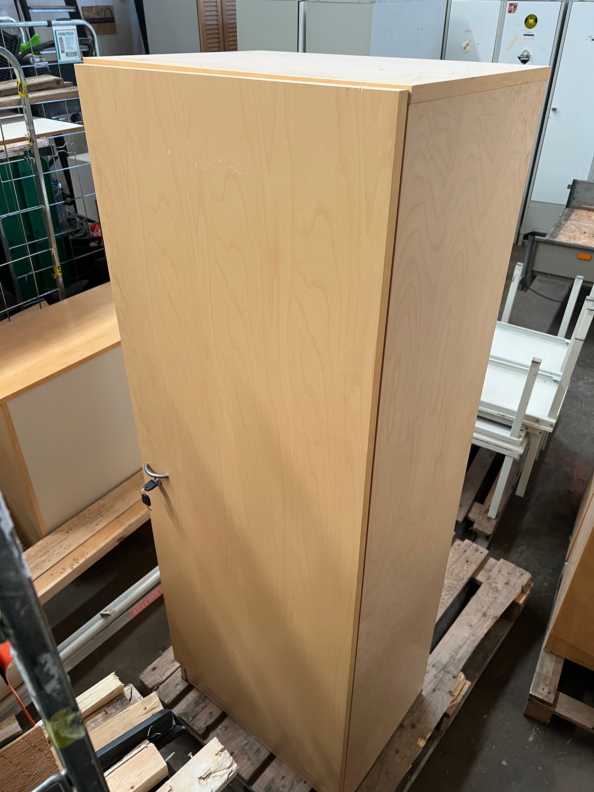 Image 2/4