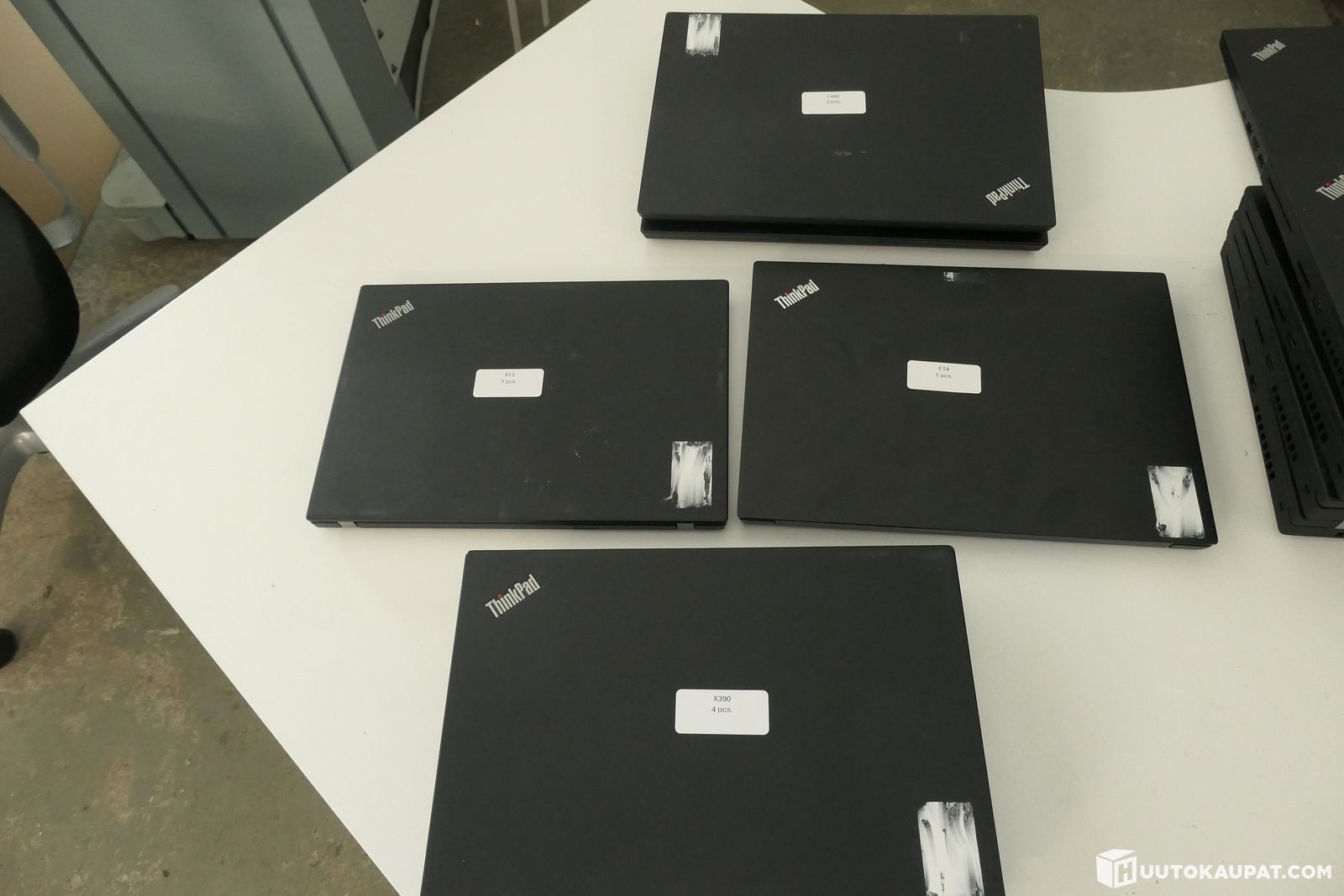 Suuri yritys-IT erä (37 konetta): Lenovo ThinkPad P15, L490 ym. / Docks & Adapters (Ilman kiintolevyjä / No HDD, BIOS Unlocked), Rauma的来源图片
