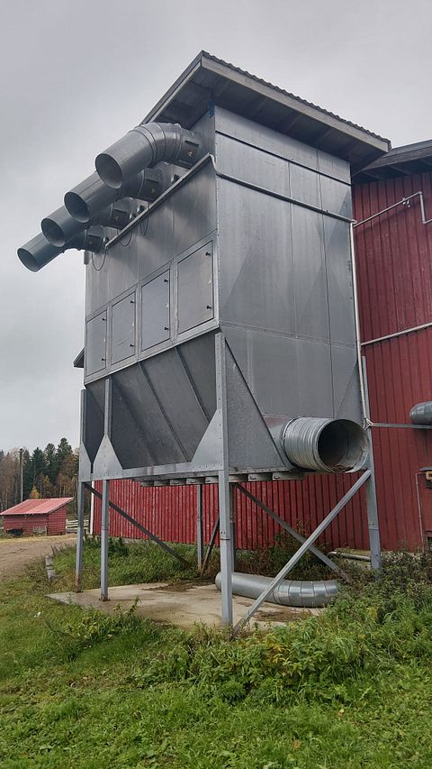 Image 1/15