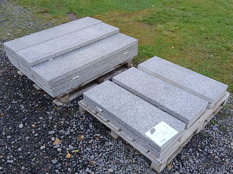 Image 4/8