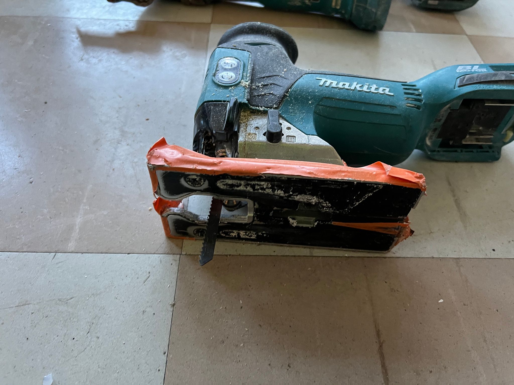 Image 3/18