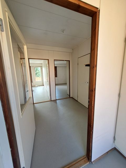 Image 17/68