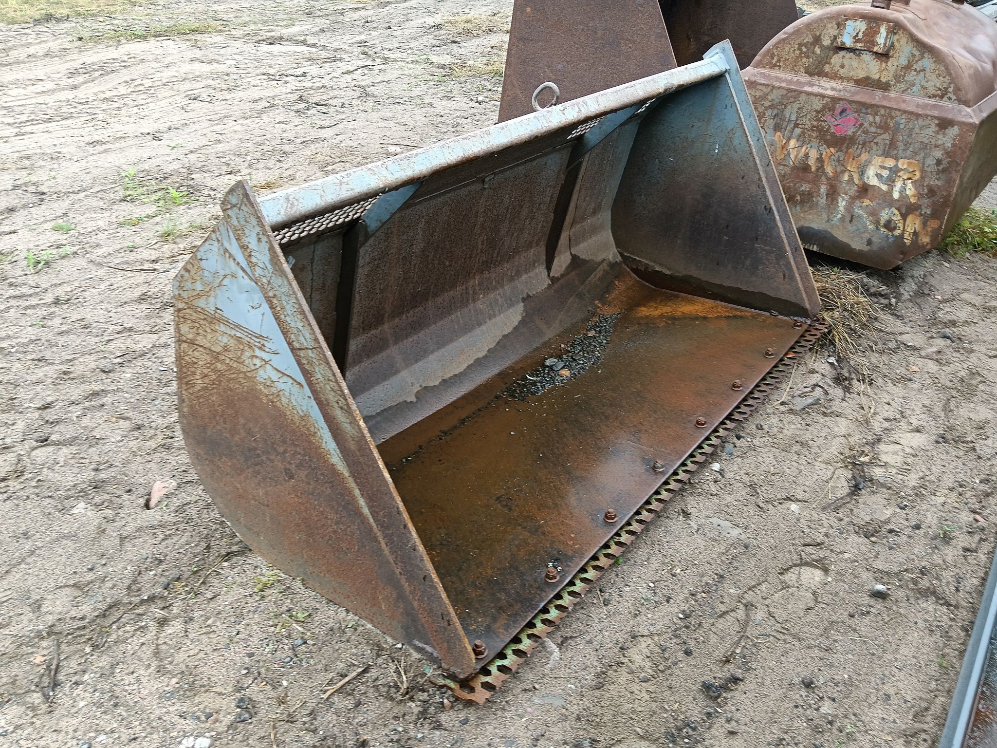 Image 3/6