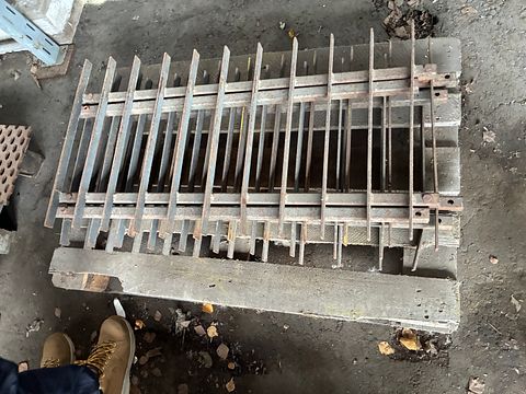 Image 3/3