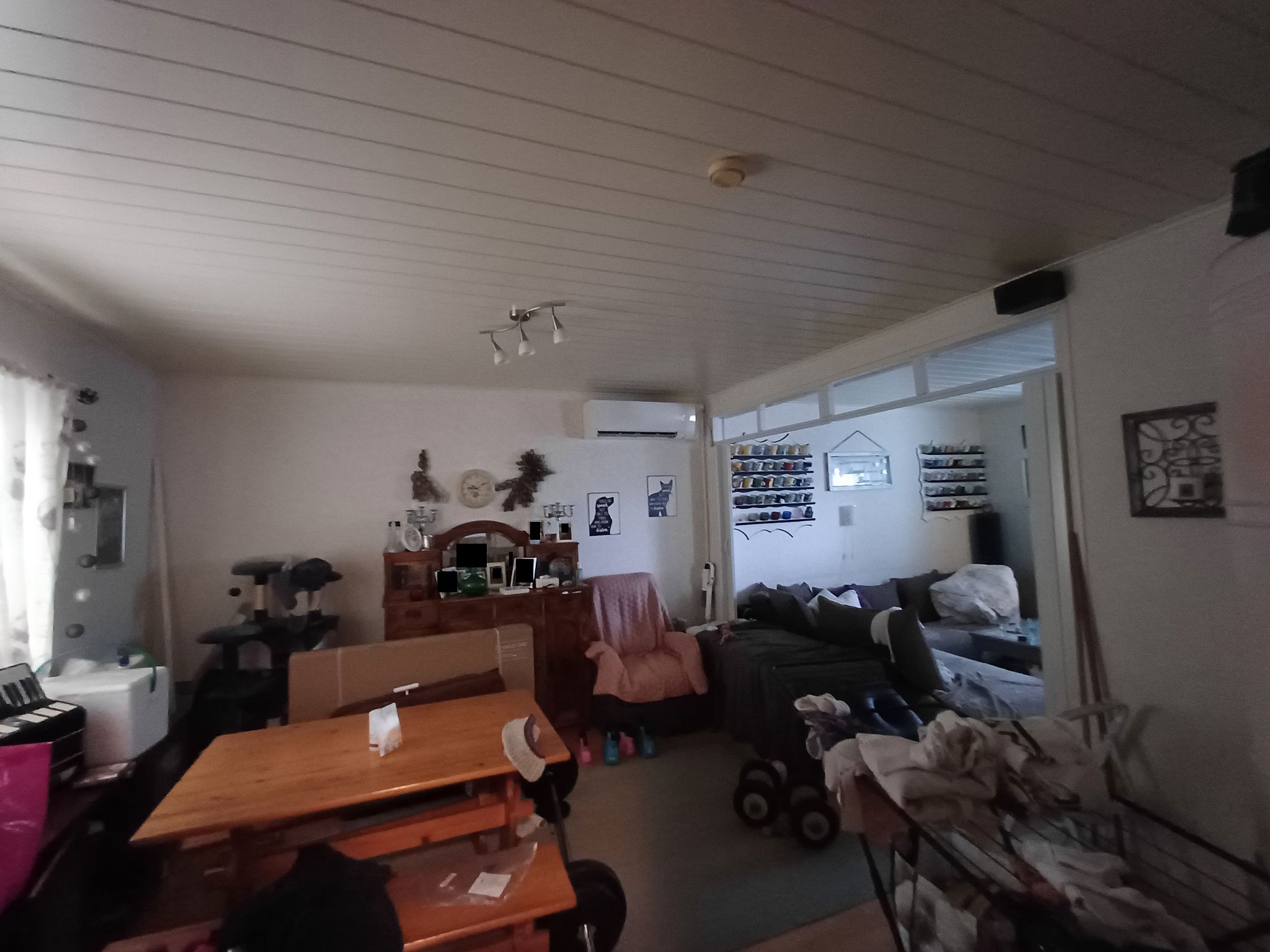 Image 3/9