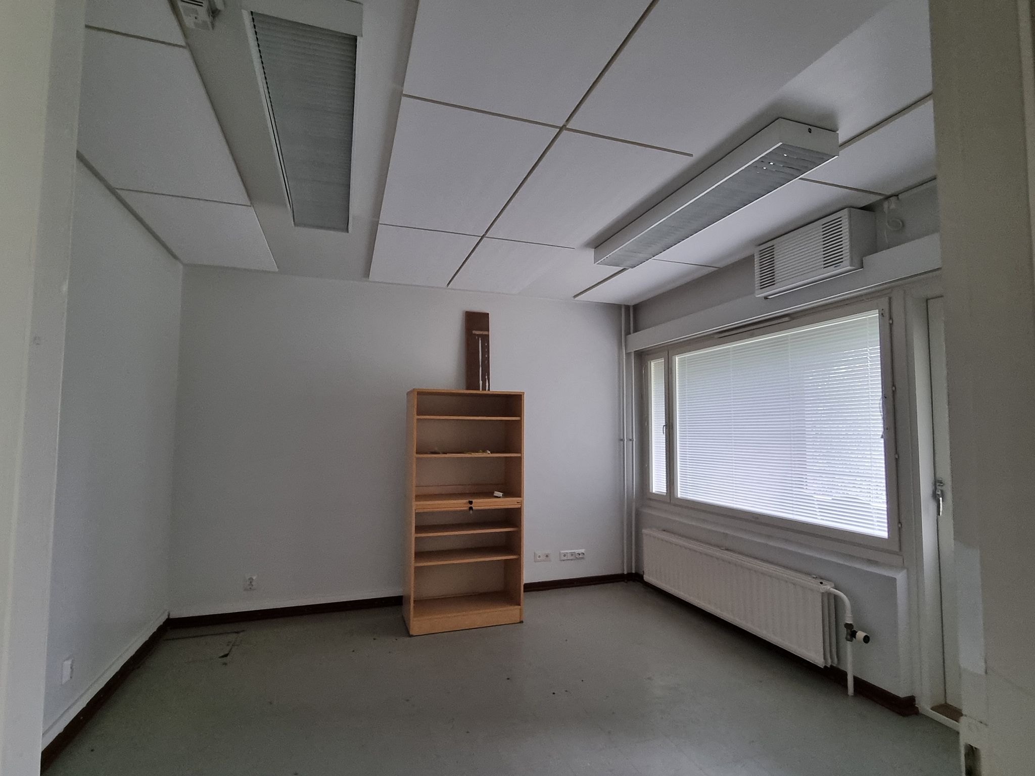 Image 8/15