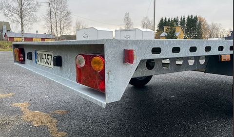 Image 2/7