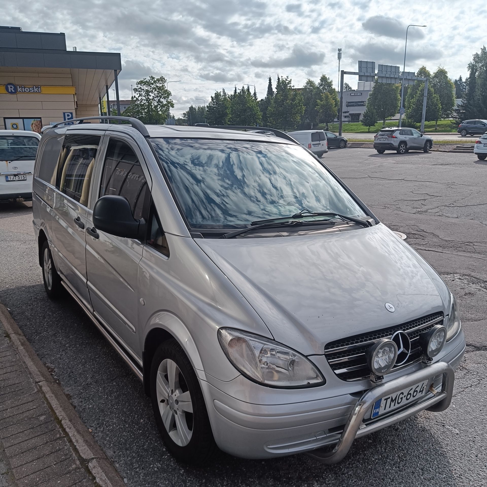 Image 1/34