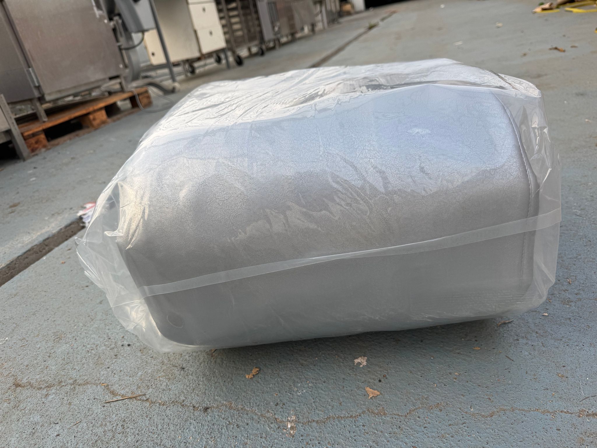 Image 1/4