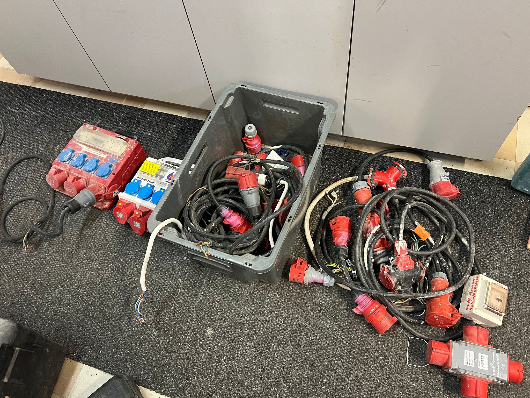Image 1/10