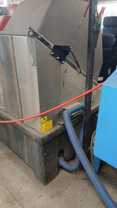 Image 3/6