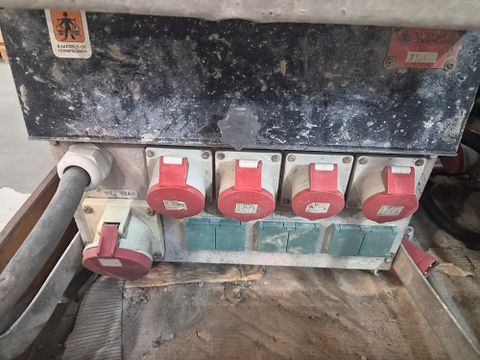 Image 8/14